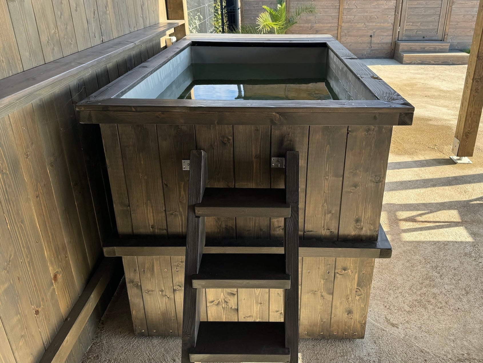 Szögletes dézsa (2-4 személyes)